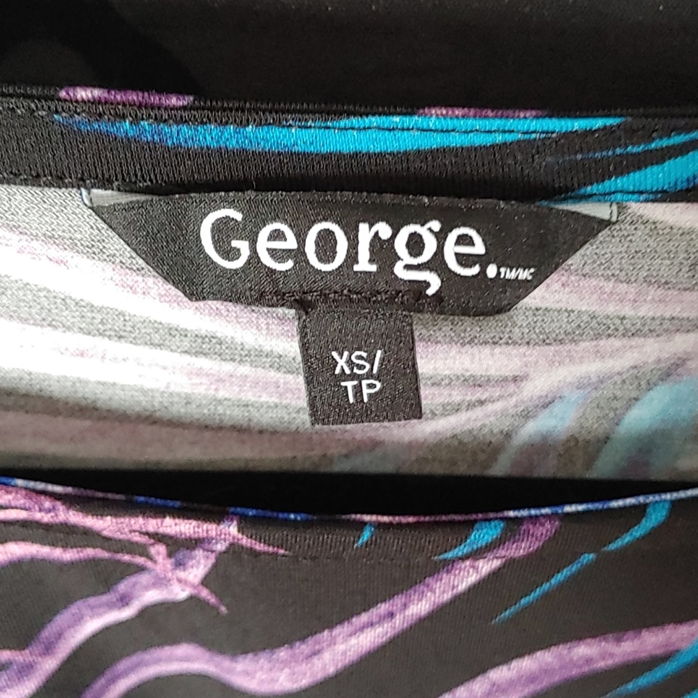 3/$20 George Patterned Sleeveless Blouse - Picture 2 of 3
